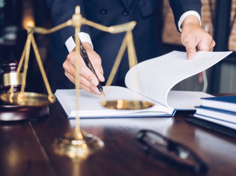 Real,Estate,Law,Concept.,Gavel,On,Sounding,Block,In,Hand's Real,Estate,Law,Concept.,Gavel,On,Sounding,Block,In,Hand's